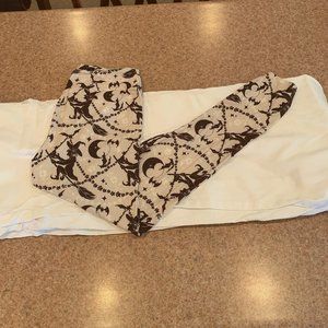 Rush Apparel Tall and Curvy Beige Halloween print leggings NEW without tags